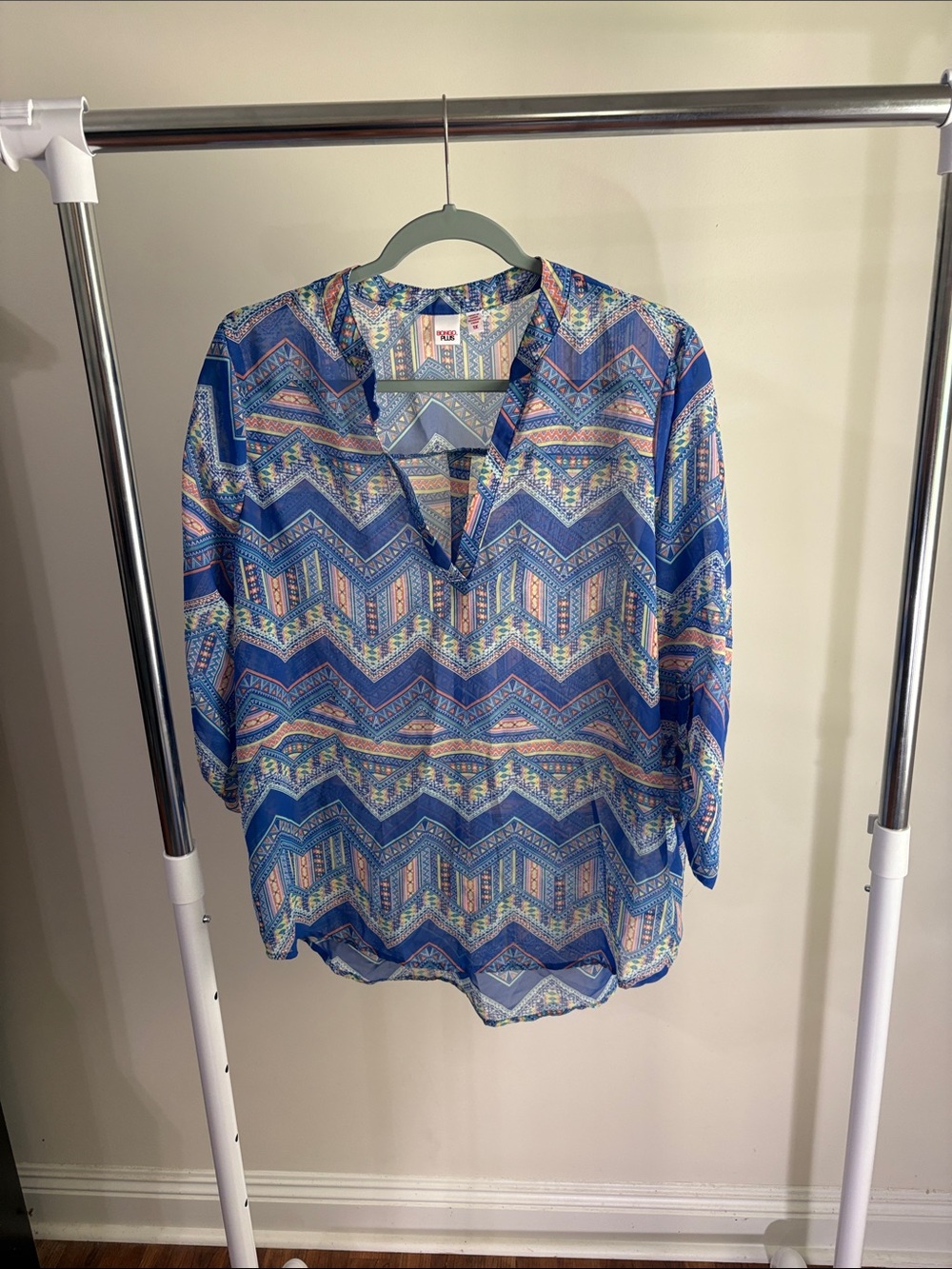 BONGO Blue Printed V-Notch Peasant Blouse